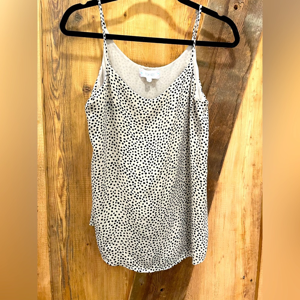 TOP wonan Size M .Perfect Condition Like New .